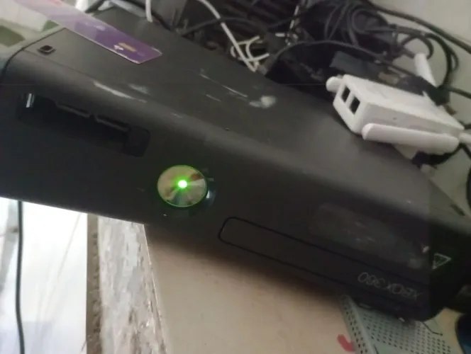 Xbox 360 ligando com luz verde normal sem imagem