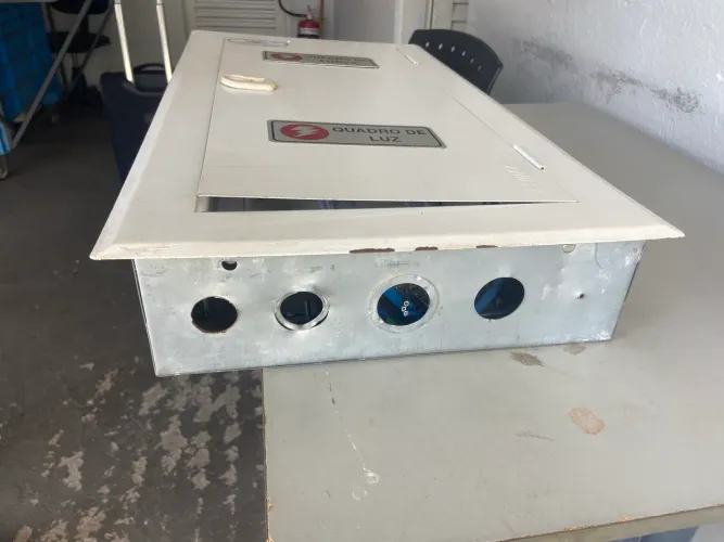 Quadro Elétrico Metálico Trifásico 25 Circuitos com DR e DPS