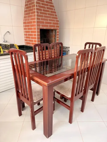 Mesa de Jantar em Madeira Maciça com Tampo de Vidro + 6 Cadeiras - Excelente Estrut