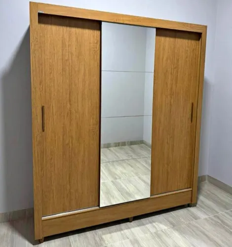 Promoção GUARDA ROUPA ECONÔMICO COM ESPELHO DE BRINDE