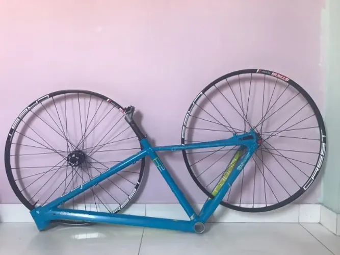 QUADRO Radon (Tamperred) Par de rodas ZTR Crest mk3, cubo novatec padrão XD