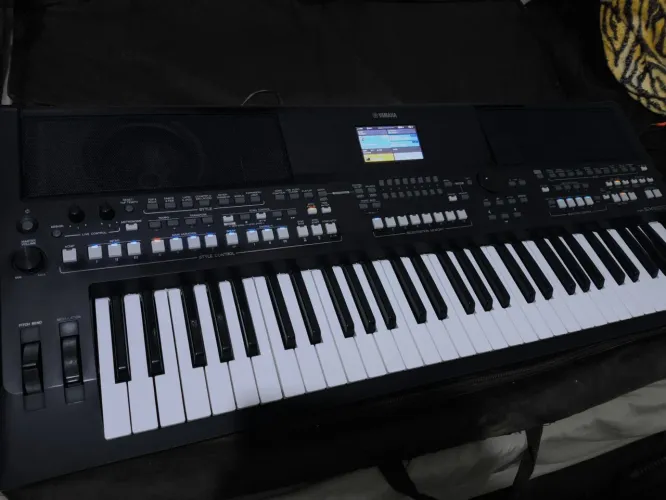 Teclado Yamaha SX600 Arranjador Impecável