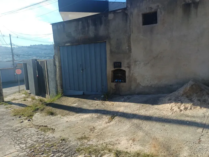 Alugo casa 