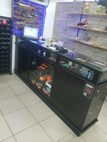 Balcão comercial  com vidros