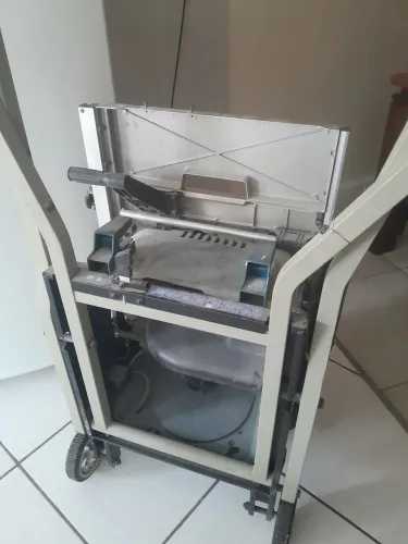 serra de bancada ryobi modelo rts30 com carrinho dobrável