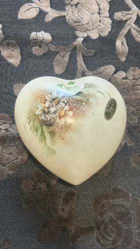 Caixinha porta joias coração vintage pintado a mão