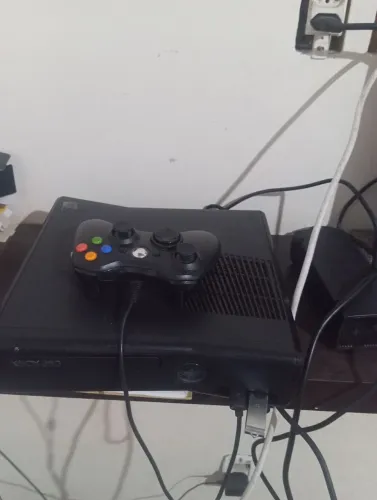 Xbox 360 com jogos no hd R$400