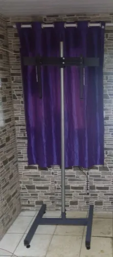 SUPORTE PARA TV MODELO PEDESTAL REGULÁVEL PARÁ EVENTOS/POUSADA/HOTEL DE 32 A 55 POLEGADAS