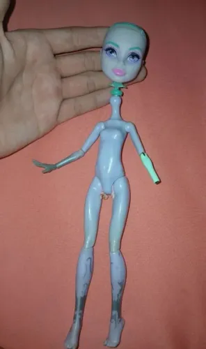 Boneca monster high twyla sucata