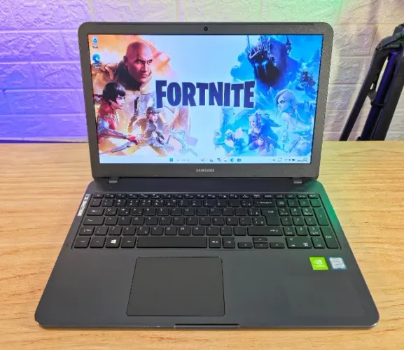 Notebook Samsung, i7 8565U, Nvidia MX110 2GB, 8GB RAM, SSD 240GB, Tela 15,6