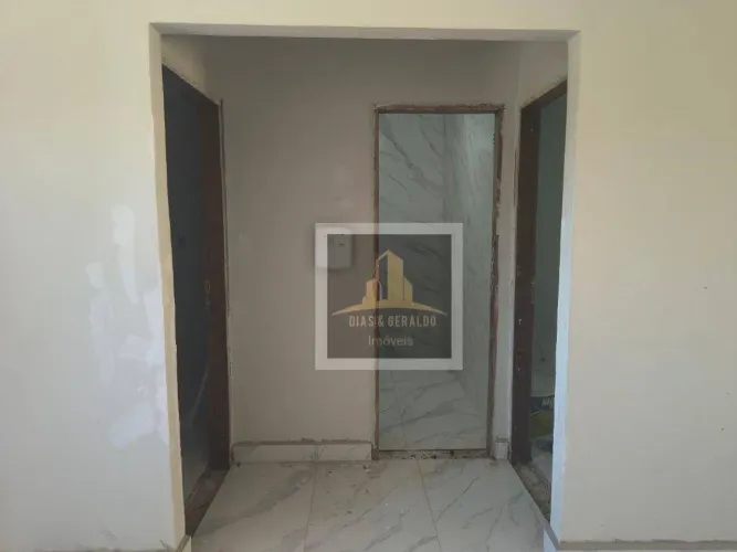 Casa com 2 dormitórios à venda, 65 m² por R$ 371.000 - Campos de São José - São José dos C