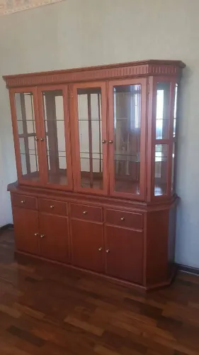 Vende-se vitrine/cristaleira