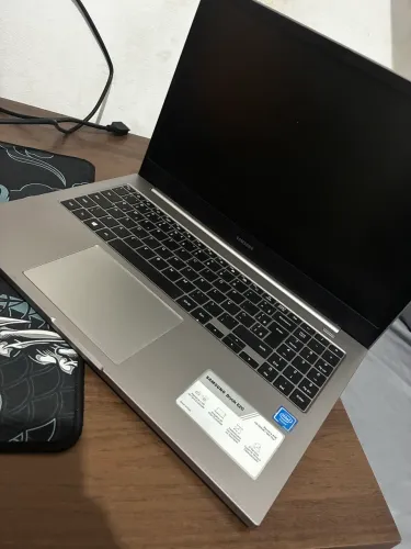 Notebook Samsung Book E20 (memória expandida para 8Gb ram) Intel inside funcionando