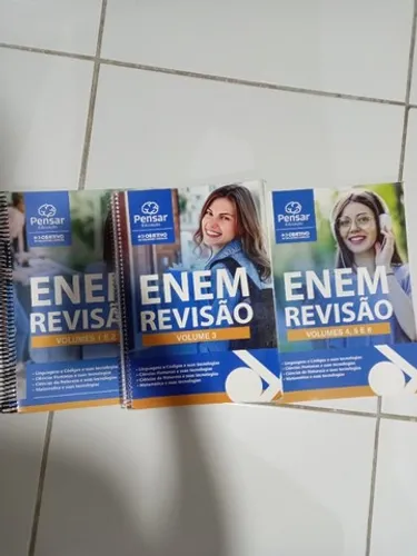 3 cadernos de questões do Enem