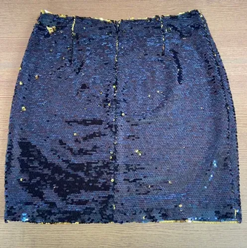 Saia em Strass Preta com detalhes dourado   tamanho P