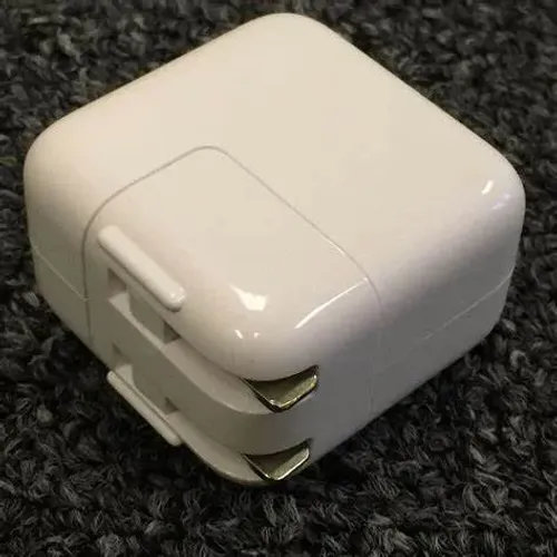 Adaptador Apple Original 12 Volts A Fita Isolante Preta é apenas pra Proteger 60