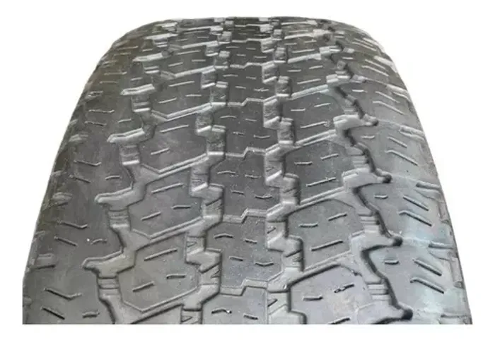 - Pneu 265/65r17 112H GoodYear Wrangler Armortrac (meia vida)