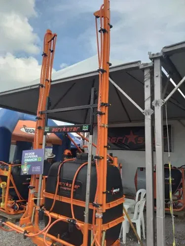 Pulverizador 600 litros para trator  vendo troco