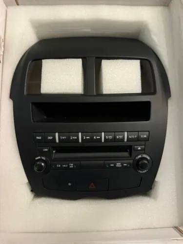 Rádio Mitsubishi com frente