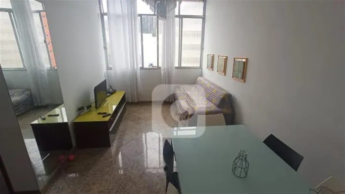 Lindo apartamento, todo reformado, piso em granito, a poucos metros do metrô