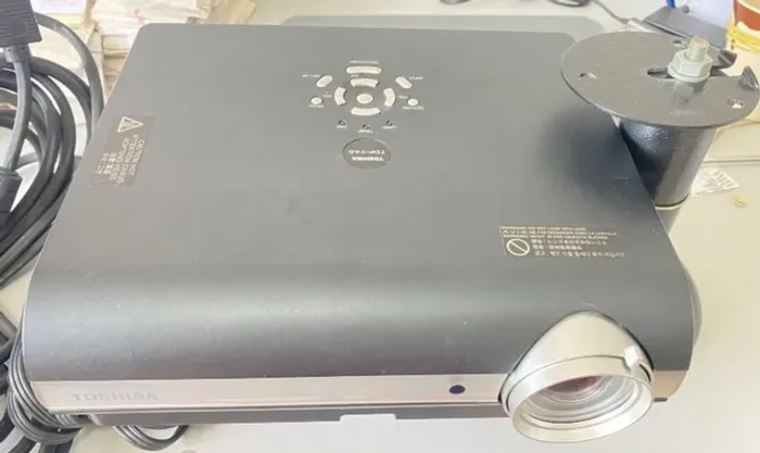 Projetor Toshiba TDP-T45 Semi novo, Lindo!
