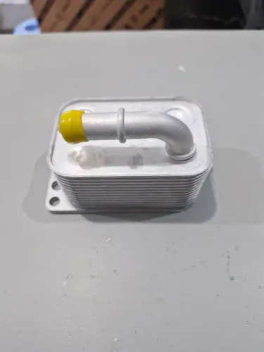Trocador calor De Óleo Citroen C4/ C5 Peugeot 307/308/407/408 2.0 16v 09/16
