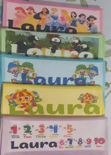 Kit com 5 toalhinhas personalizadas + brinde.