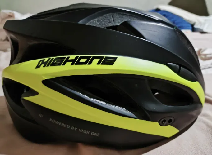 Capacete Highone verde limão