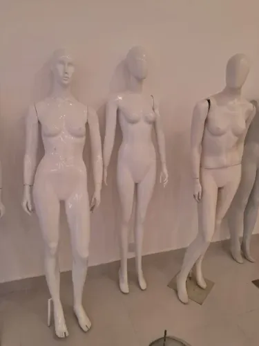 MANEQUINS DE FIBRA