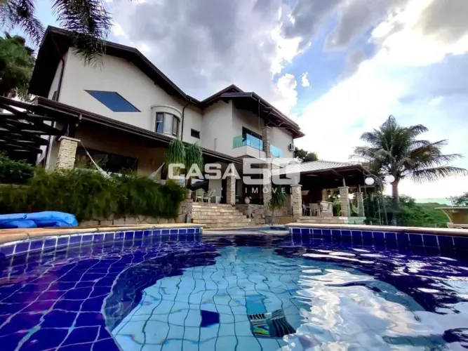 Casa à venda no Condomínio Nova Suíça em Valinhos/SP.