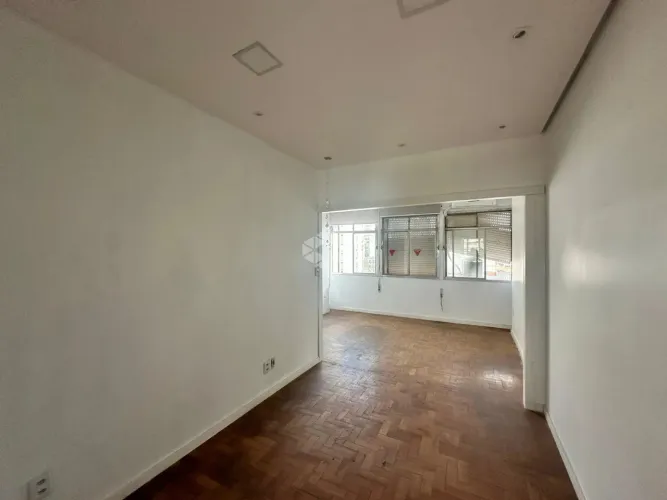 SALA COMERCIAL NA PRAÇA RUI BARBOSA ESQUINA VOLUNTÁRIOS DA PÁTRIA AO LADO CAMELÓDROMO NO C