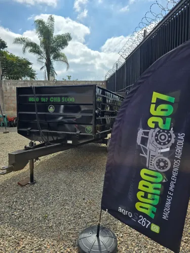 Carreta Agrícola 5 toneladas basculante hidráulica para trator