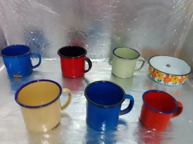 Lote de canecas de ágata  esmaltada 