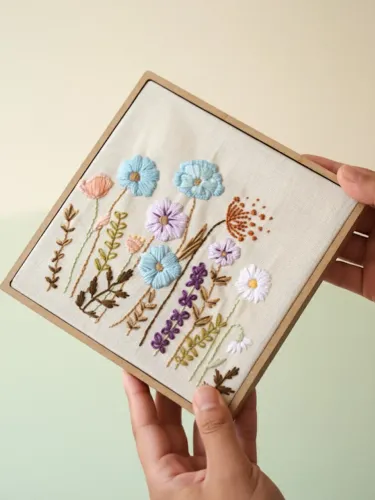 Quadro bordado a mão bastidor decorativo