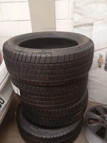 Jogo de pneus aro 20 AMAROK e LAND ROVER 255/50/20 NOVOS