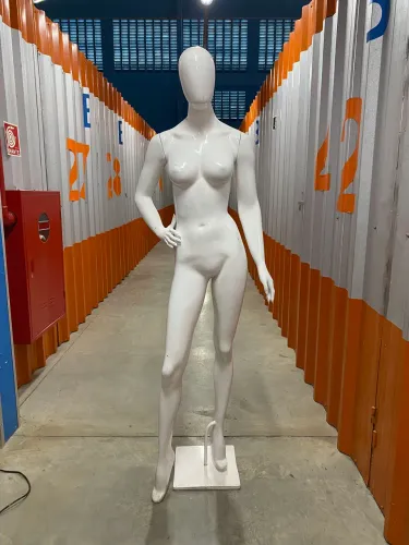 Manequim feminino tamanho 40 / fibra / branco