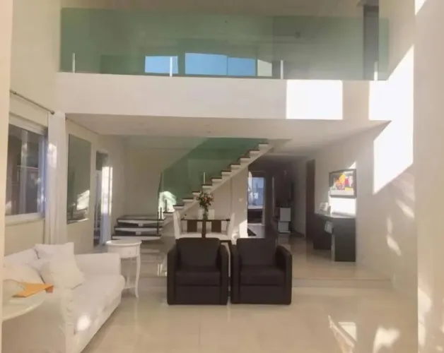 Alphaville 02 - Sobrado à venda no Residencial Alphaville 2 em Barueri, de 480m² com 4 qua