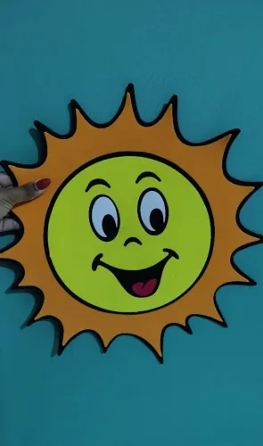 Enfeite de Sol Sorridente para Decoração de EVA