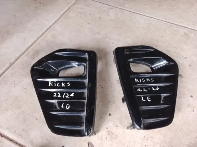 Par de Molduras Farol de Milha Nissan Kicks 2022 / 2024