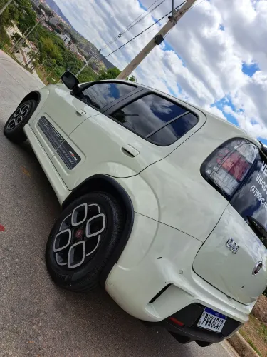 Fiat Uno Sporting 1.4 EVO Fire Flex 8V 4P 2016