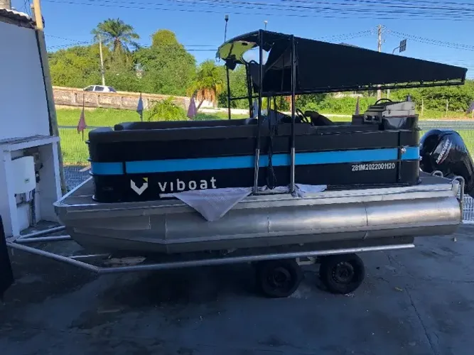LANCHA PONTOON - OPORTUNIDADE
