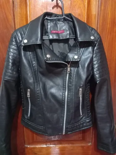 Jaqueta preta feminina tamanho P