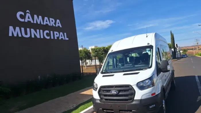 VAN SEMINOVA À VENDA 