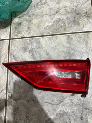 Lanterna Led Tampa Traseira Direita Audi A3 S3 Sedan 2014 a 2016 Ótimo Estado.