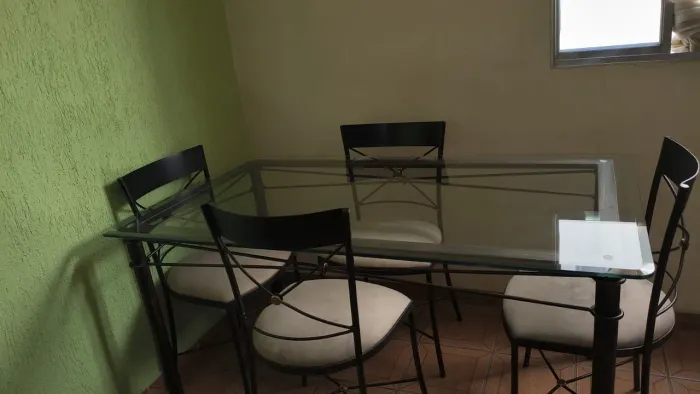 MESA de Ferro com 4 CADEIRAS