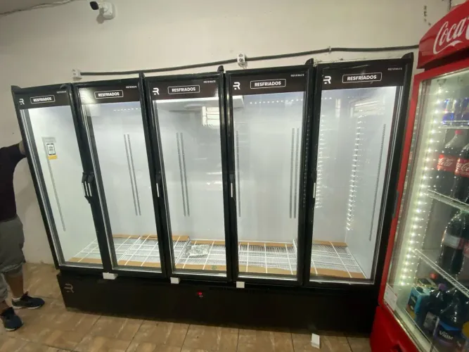 Balcão expositor Refrigerado Auto serviço 5 portas resfriados Refrimate - Marcos
