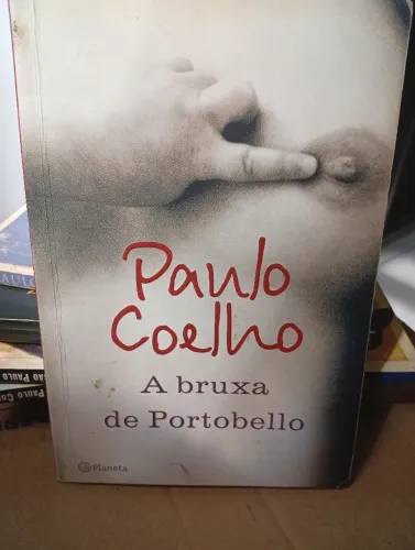 Vendo livro, A Bruxa de Portobello de Paulo Coelho.