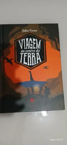 Livro Viagem ao Centro da Terra - Júlio Verne
