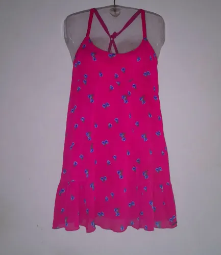 Vestido floral rosa com babado