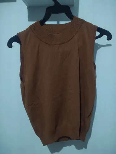 Blusa Tricot Sem Manga Marrom claro